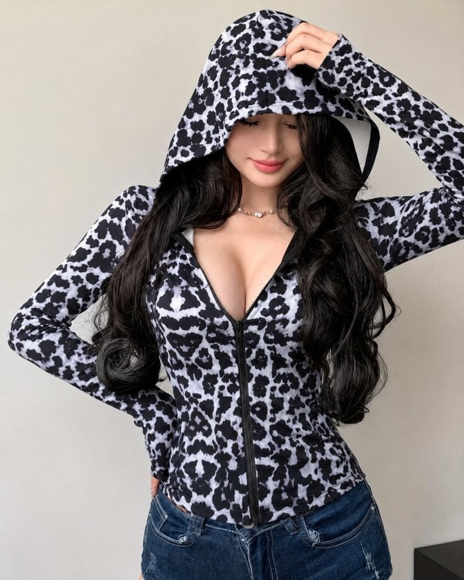 Women's Long Sleeve Hooded Zip-Up Leopard Print Brushed Knit Jacket - Janes - by Peralane