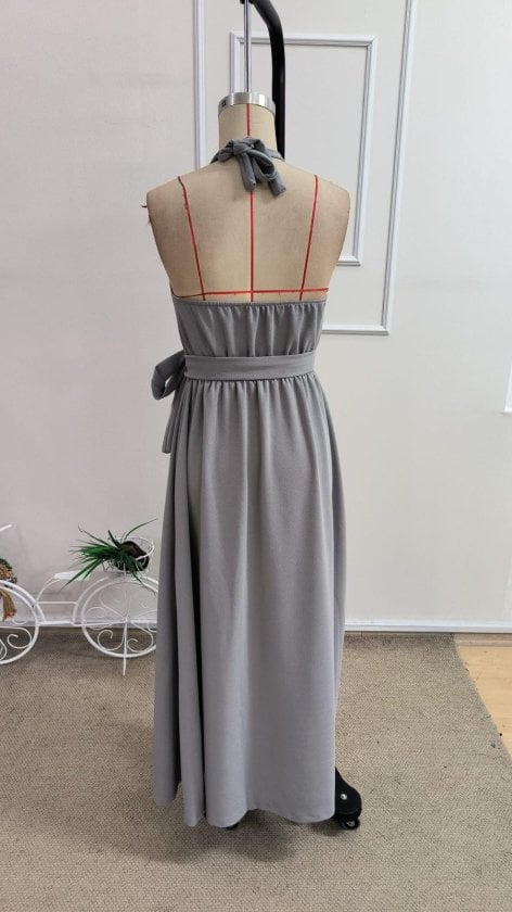 Women's Grey Halter Neck Long Crepe Dress with Keyhole Cutout and Slit - Janes - by Peralane - photo 6
