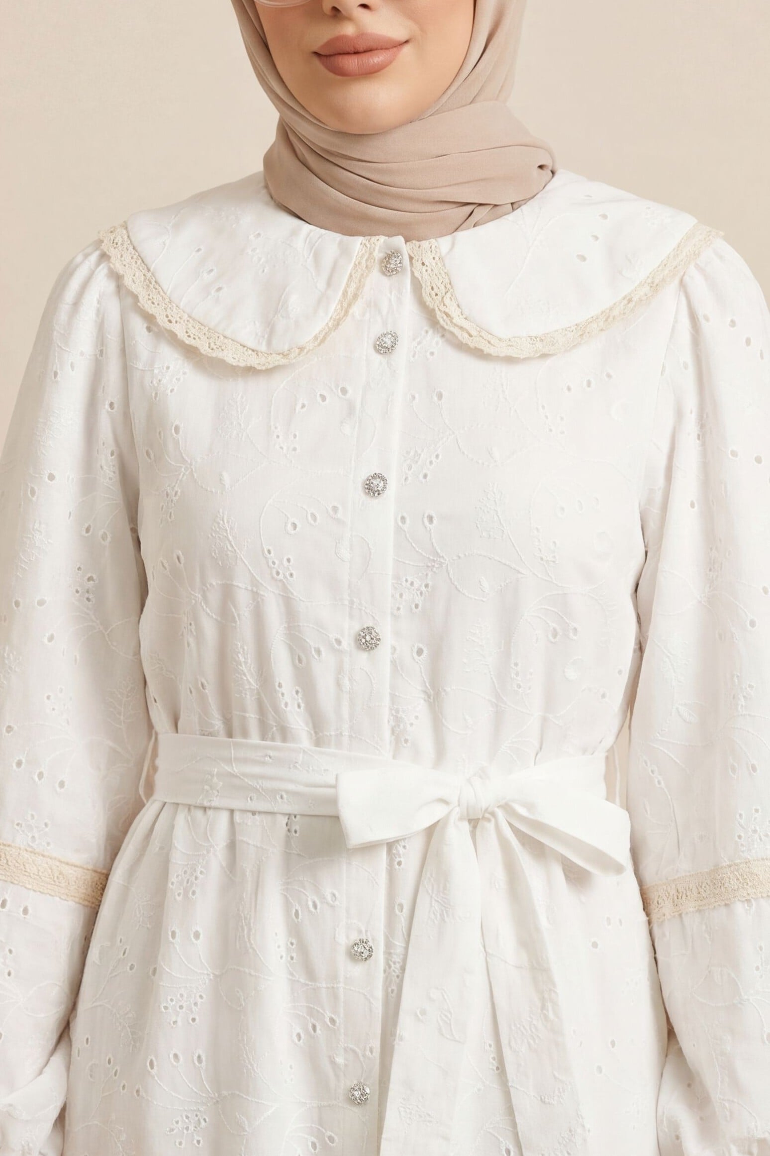White Linen-Look Modest Dress with Peter Pan Collar and Belt - Podyumplus - by Peralane - photo 2