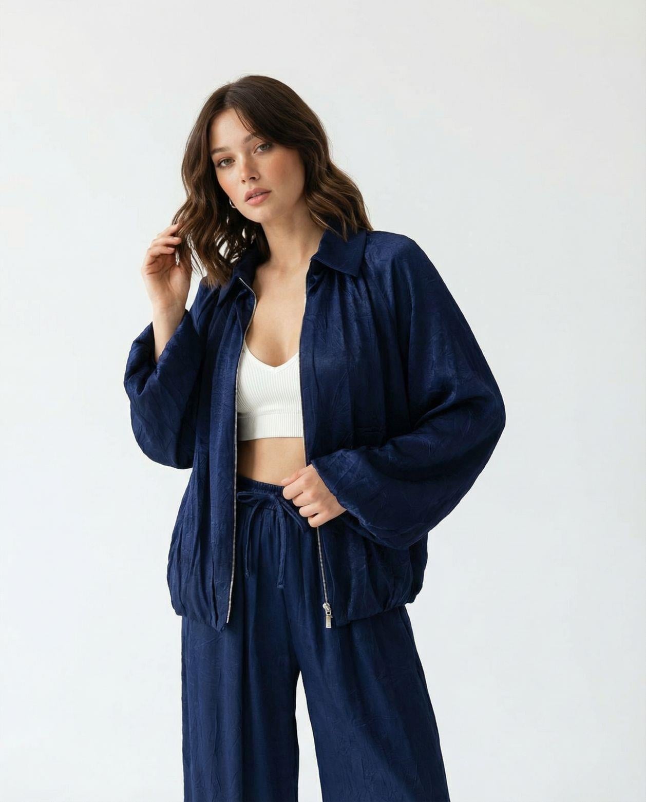 Navy Blue Two-Piece Lounge Set with Jacket and Wide-Leg Trousers - Fame - by Peralane - photo 2