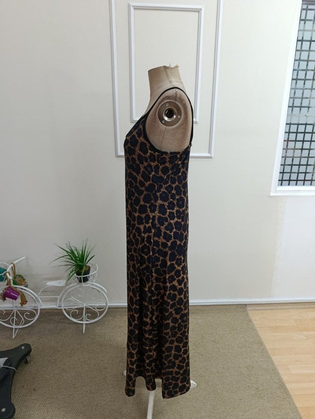 Women's Sleeveless V-Neck Leopard Print Midi Dress - Janes - by Peralane - photo 5