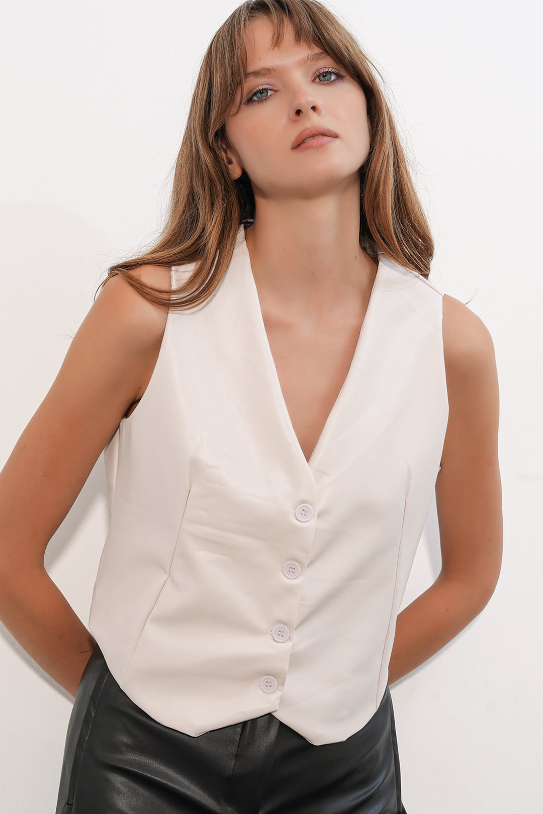 Short Faux Leather Vest - Beige - Bigdart - by Peralane - photo 2
