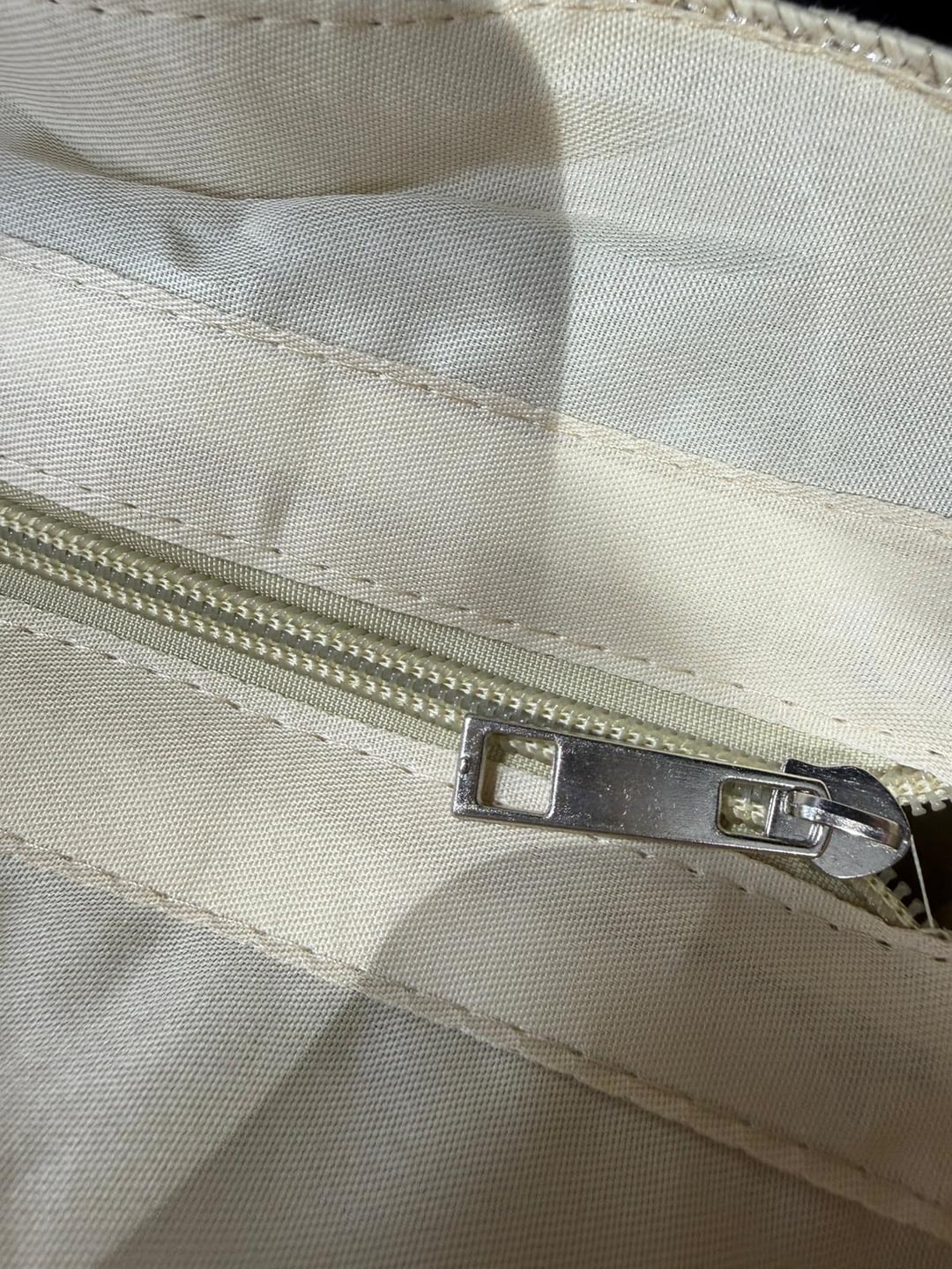 Beige Mini Straw Bucket Bag with Leather Strap - Nesvay - by Peralane - photo 4