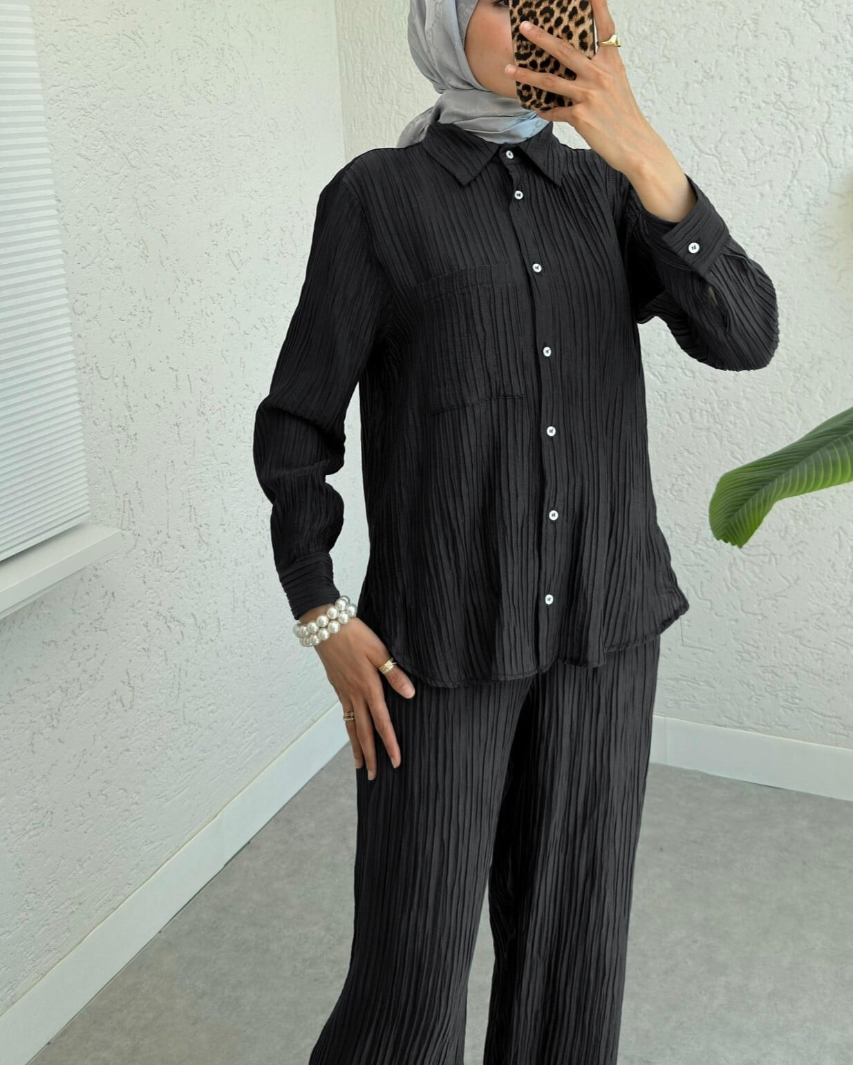 Black Ribbed Tencel Two-Piece Lounge Set with Collared Shirt and Wide-Leg Trousers - Podyumplus - by Peralane