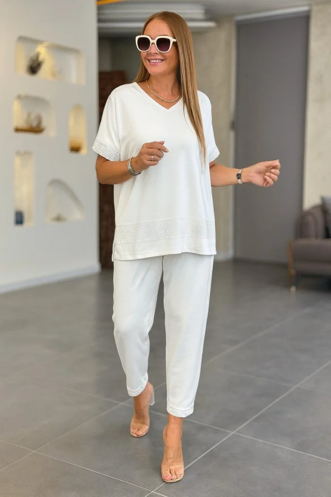Women's Short-Sleeve V-Neck Sequin Viscose Two-Piece Top and Trousers Set - Janes - by Peralane - photo 3