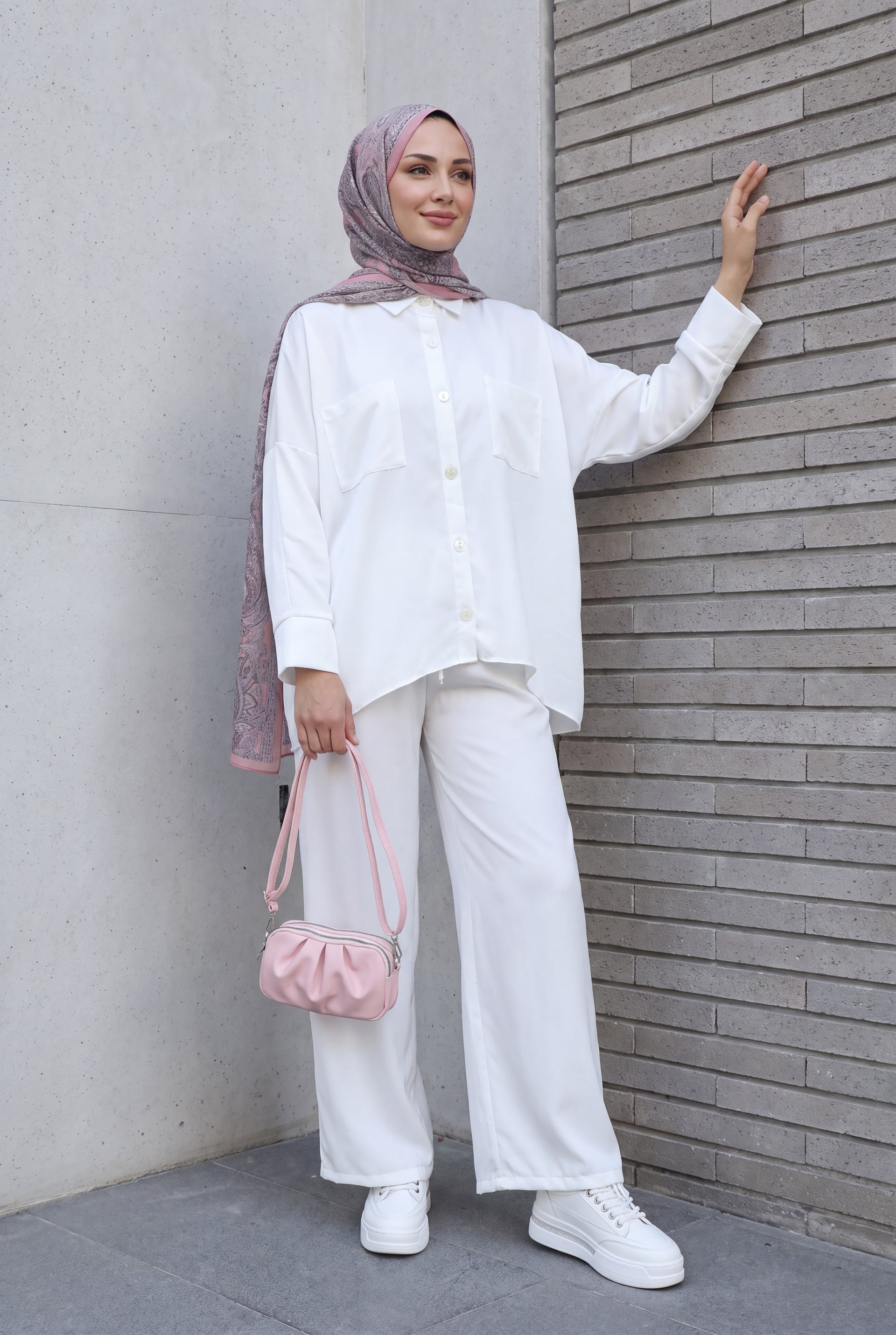 White Two-Piece Blouse and Wide-Leg Trousers Set - Podyumplus - by Peralane