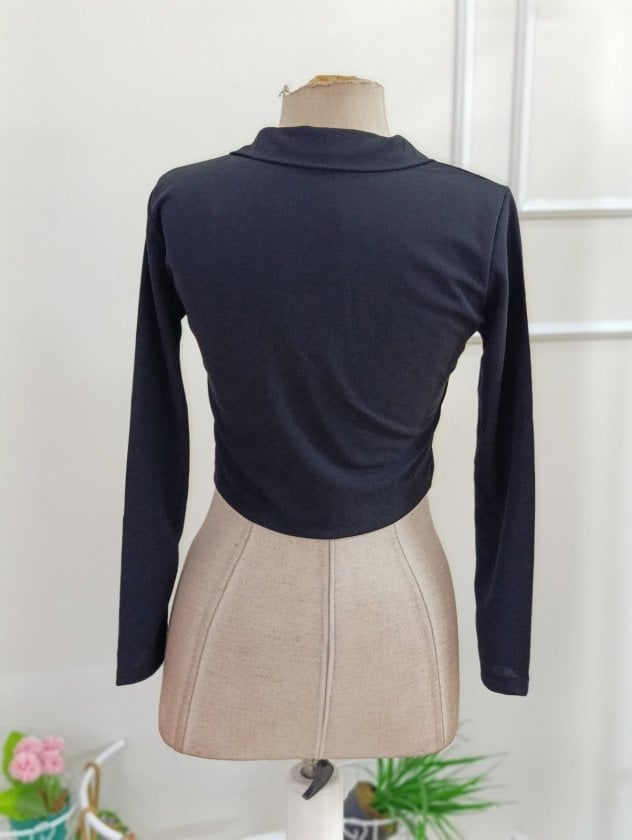 Women's Long Sleeve Collared Zip-Up Short Crepe Jacket with Decorative Pockets - Janes - by Peralane - photo 9