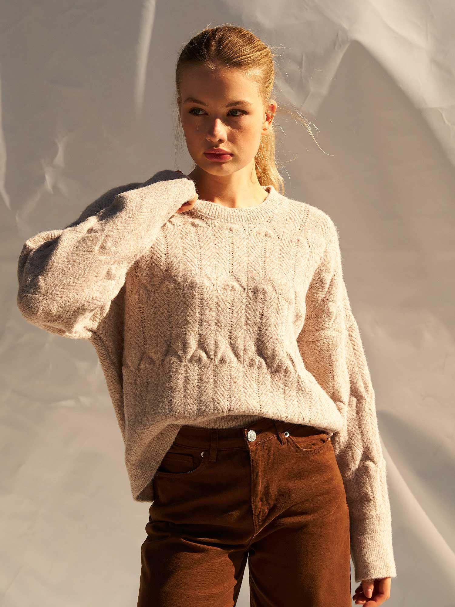 Beige Oversized Knit Sweater with Chevron Pattern and Cinched Waist - Lefon - by Peralane - photo 5