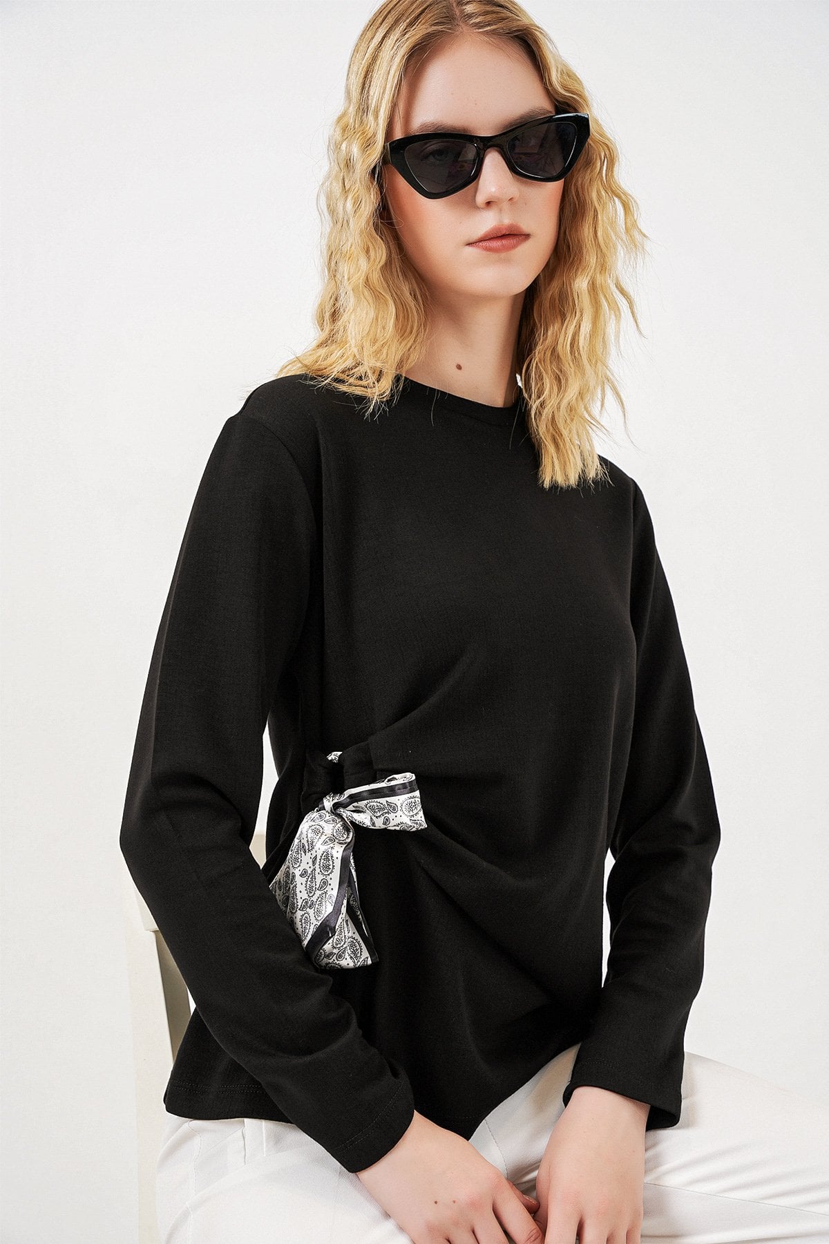 Women's Long-Sleeved Top with Scarf Detail - Black - Bigdart - by Peralane - photo 2
