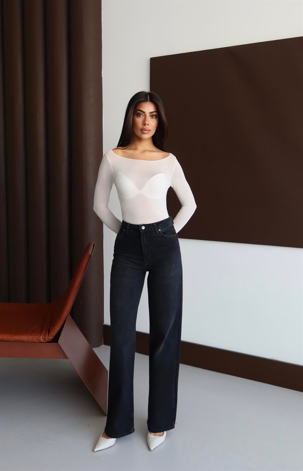 High-Waist Relaxed Fit Black Jeans - Lacarino Jeans - by Peralane - photo 2
