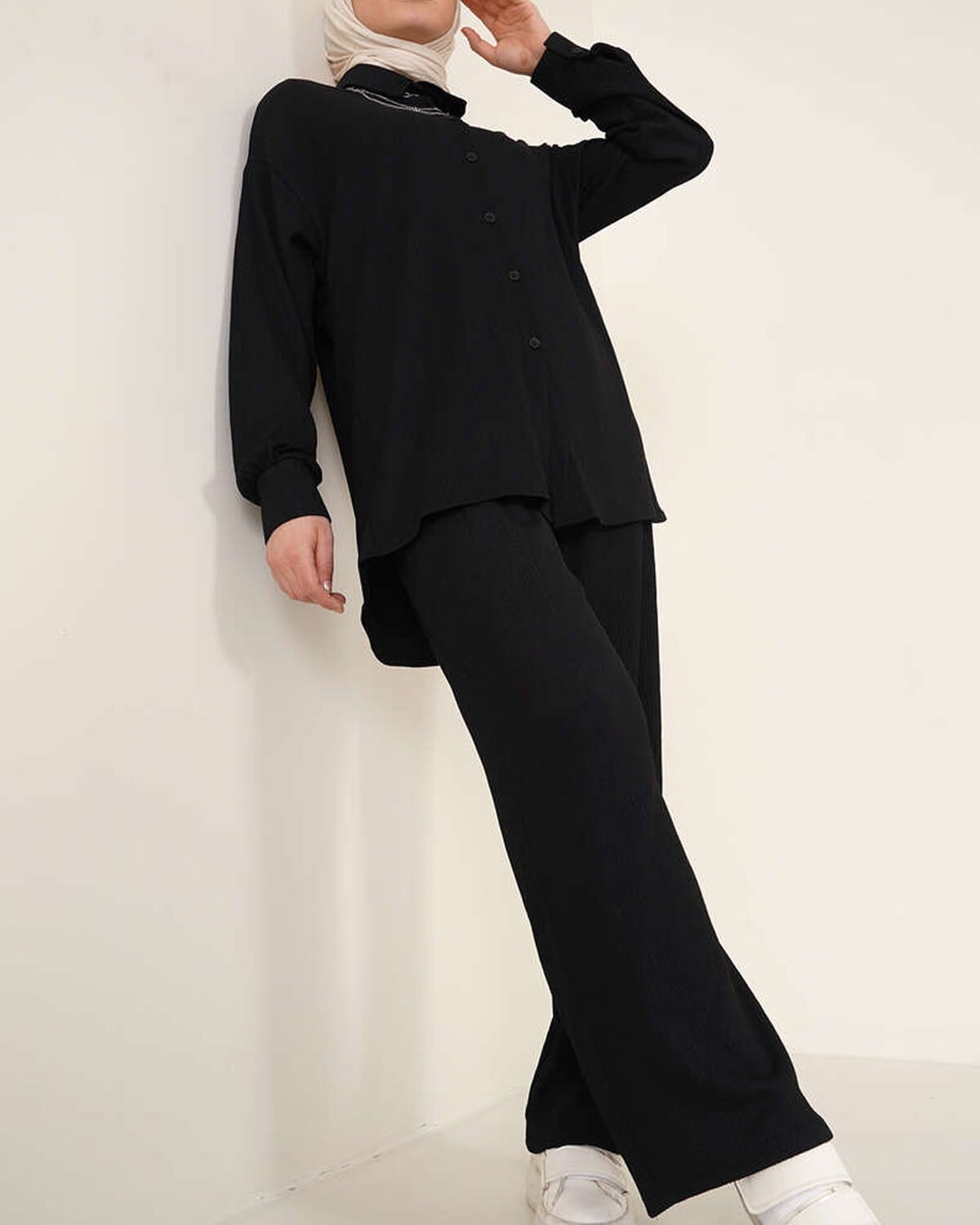 Black Ribbed Knit Modest Two-Piece Set with Blouse and Wide-Leg Trousers - Wholeskop - by Peralane