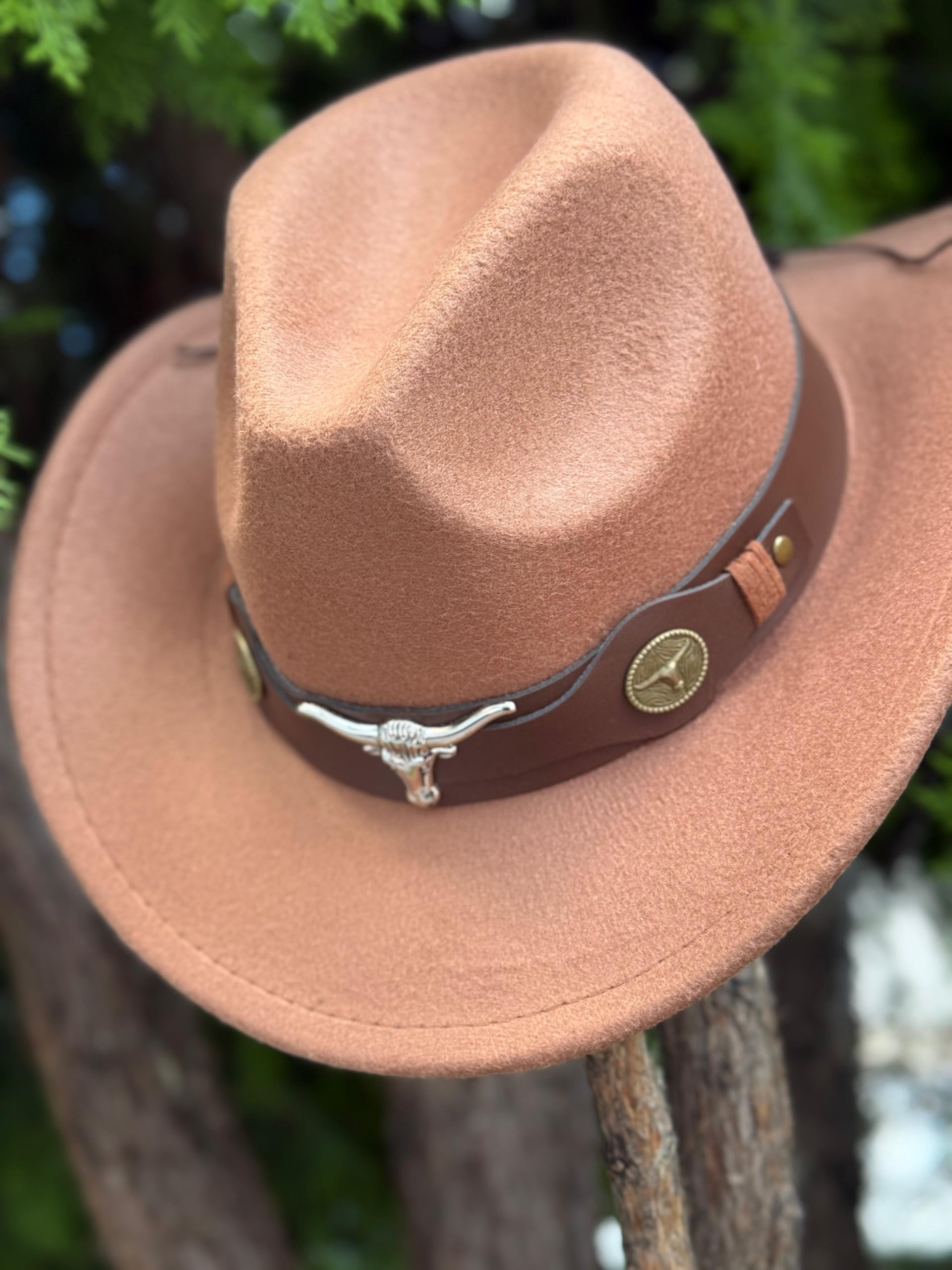 Cowboy Felt Hat with Leather Band and Skull Embellishment - Nesvay - by Peralane - photo 3