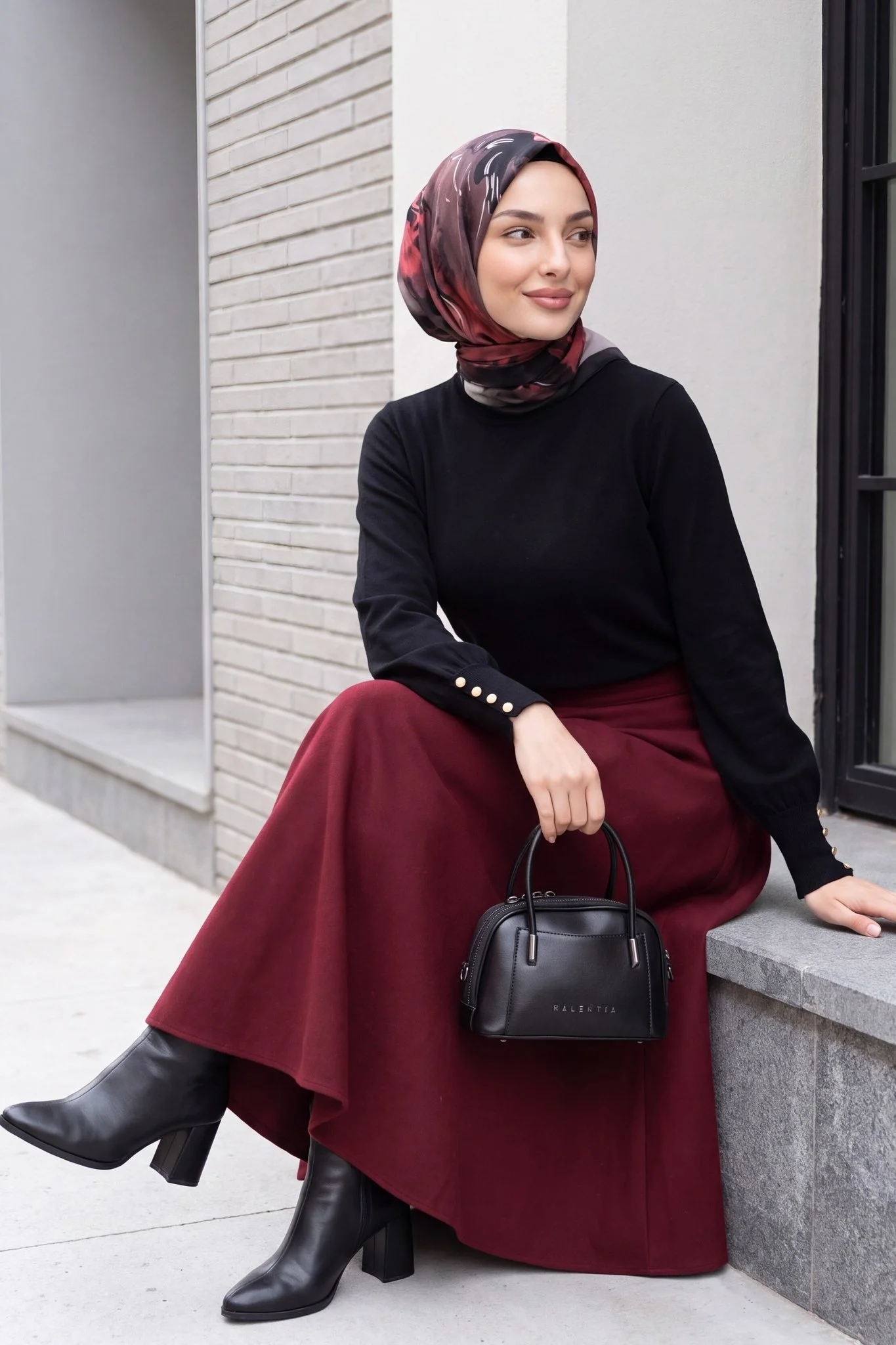 Zip-Fastened Flared Skirt in Deep Red - Podyumplus - by Peralane - photo 7
