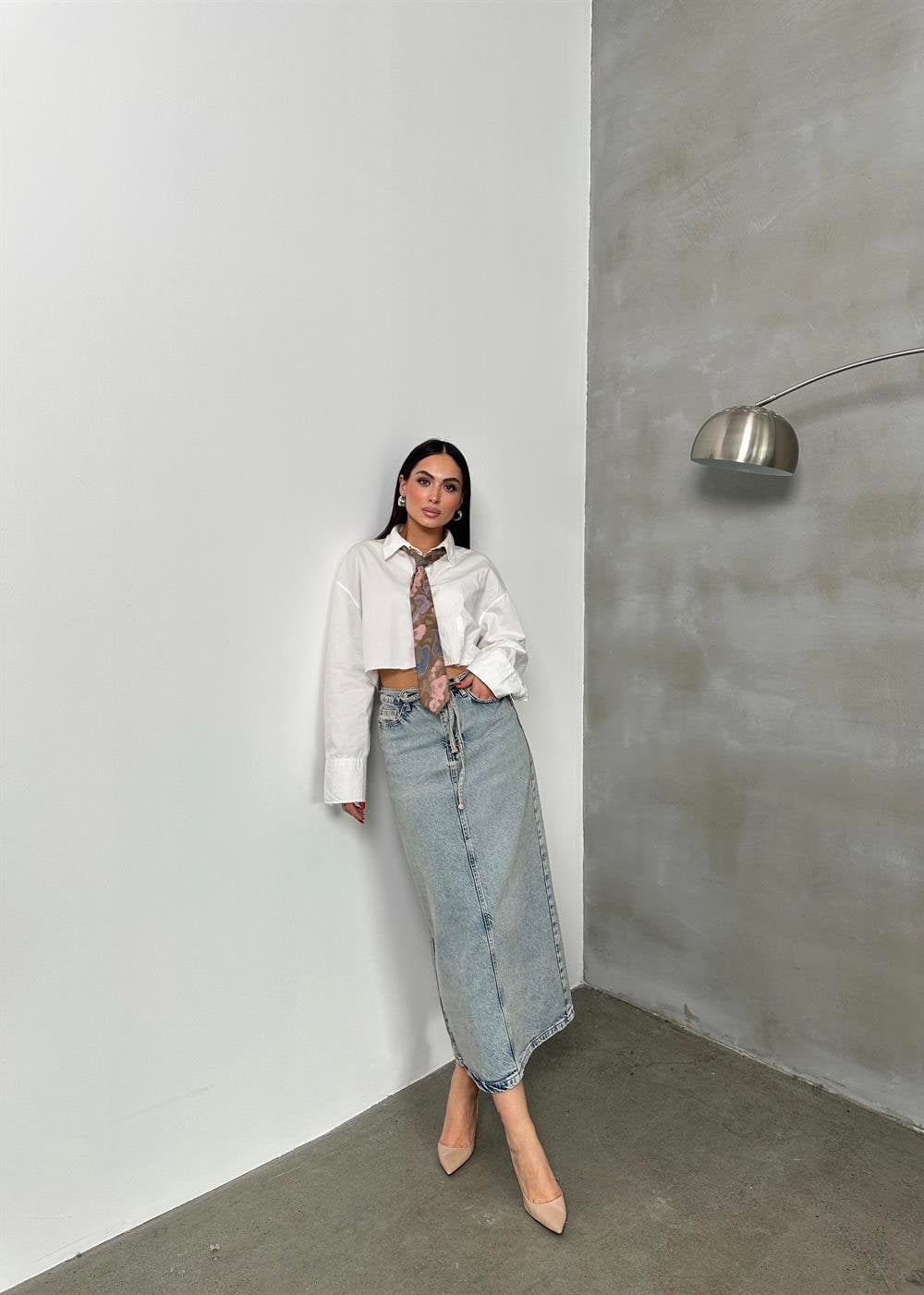Light Wash Denim Maxi Skirt with Drawstring Waist and Front Slit - Lacarino Jeans - by Peralane - photo 4