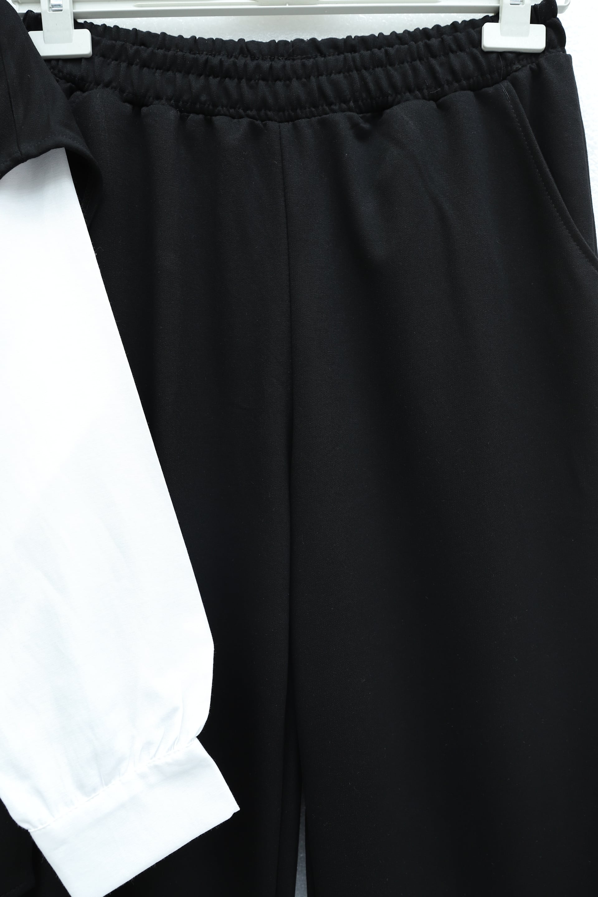 Black Zip-Front Hooded Vest with White Shirt and Black Wide-Leg Trousers Set - Podyumplus - by Peralane - photo 4