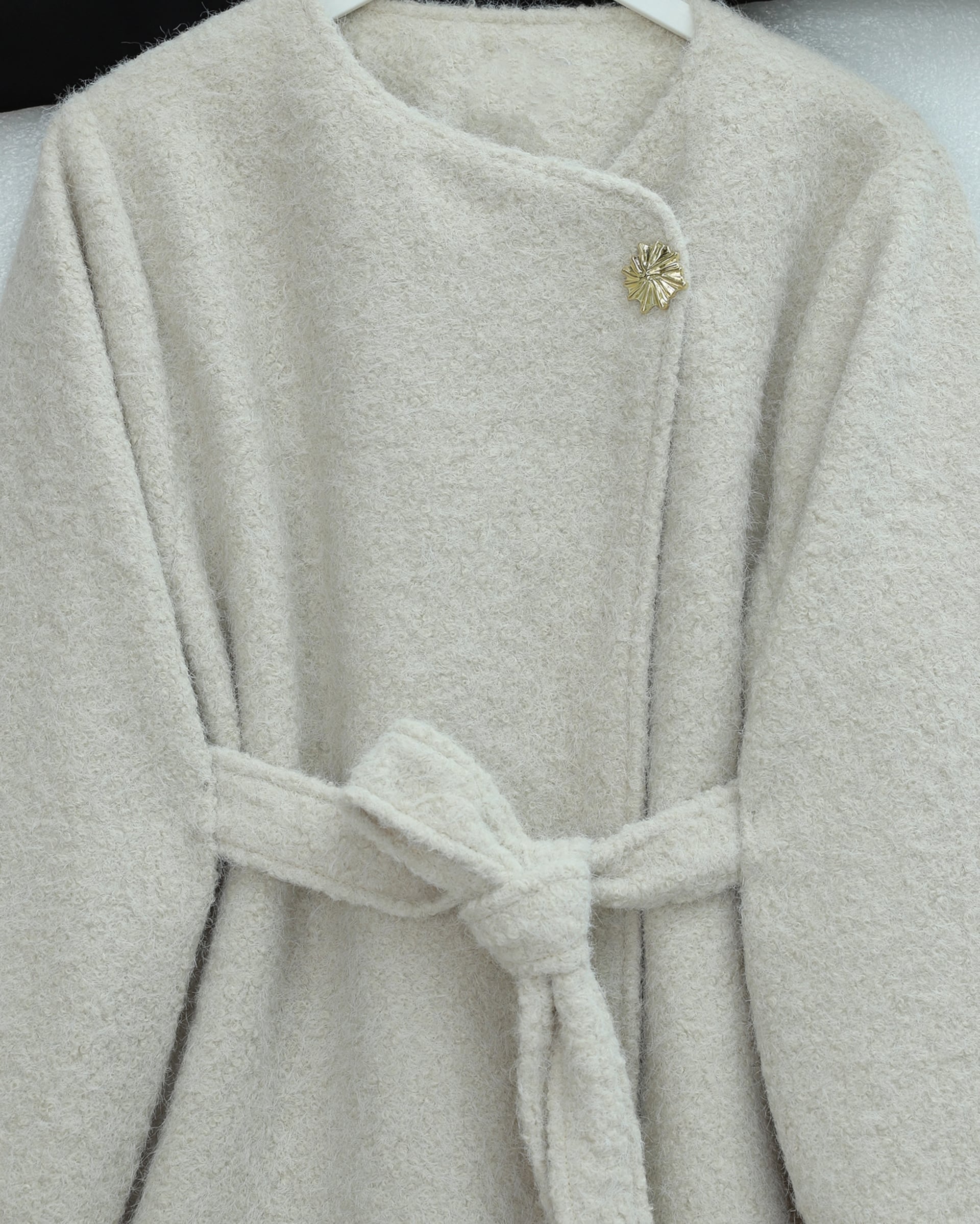 Lined Single-Button Belted Faux Fur Coat with Trousers in Cream - Podyumplus - by Peralane - photo 4