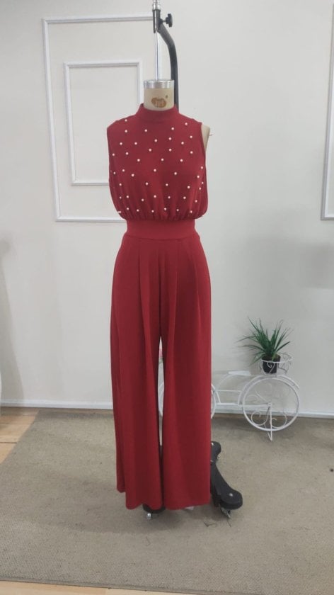 Women's Sleeveless Mock Neck Pearl Embellished Wide-Leg Jumpsuit - Janes - by Peralane - photo 4