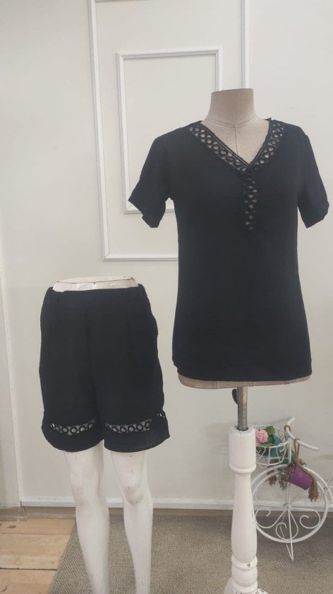 Women's Short-Sleeve V-Neck Blouse and Shorts Co-ord Set - Janes - by Peralane - photo 5