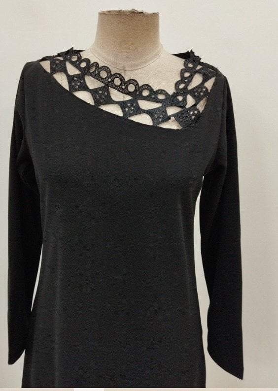 Women's Long Sleeve Lace Collar Crepe Mini Dress in Black - Janes - by Peralane - photo 5