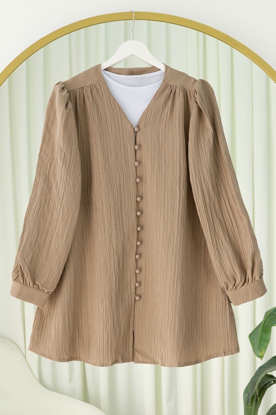 Top Button V-Neck Crinkle Tunic - Mink - Podyumplus - by Peralane - photo 4