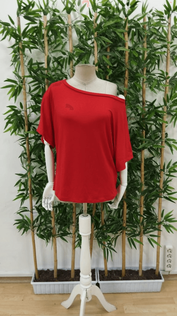 Women's Off-Shoulder Short-Sleeve Jersey T-Shirt in Red - Janes - by Peralane - photo 6
