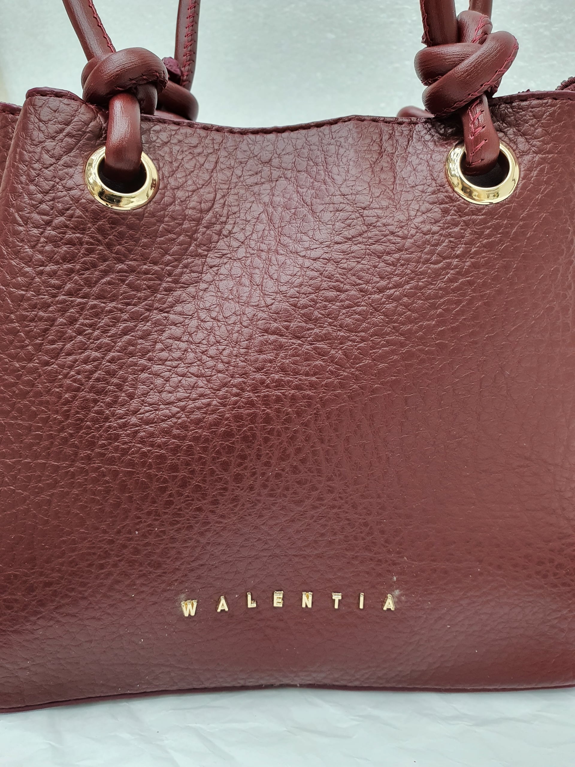 Burgundy Multi-Compartment Handbag with Knotted Handles and Crossbody Strap - Podyumplus - by Peralane - photo 4