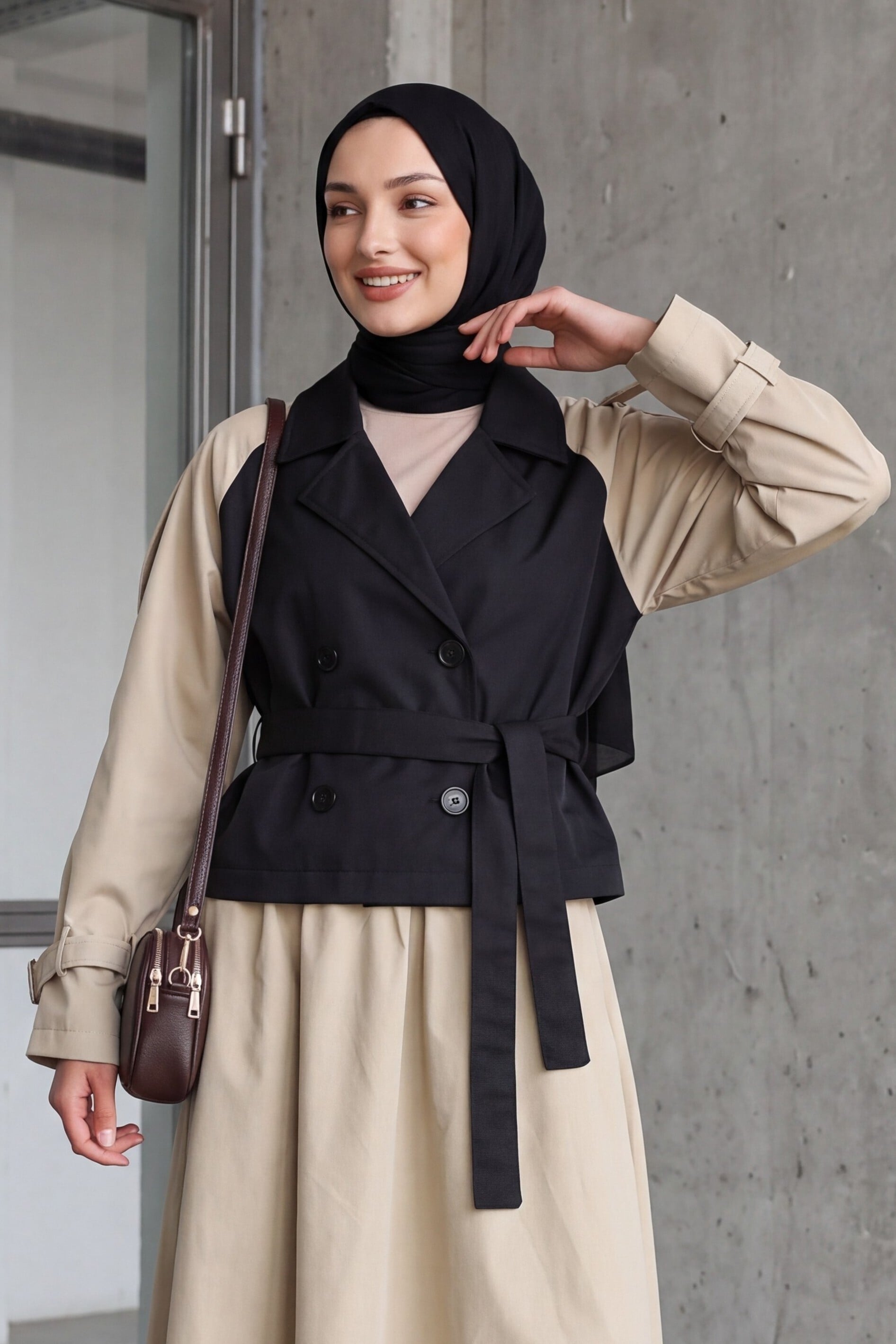 Women's Belted Short Trench Coat 5970 - Black - Beige - Wholeskop - by Peralane - photo 4