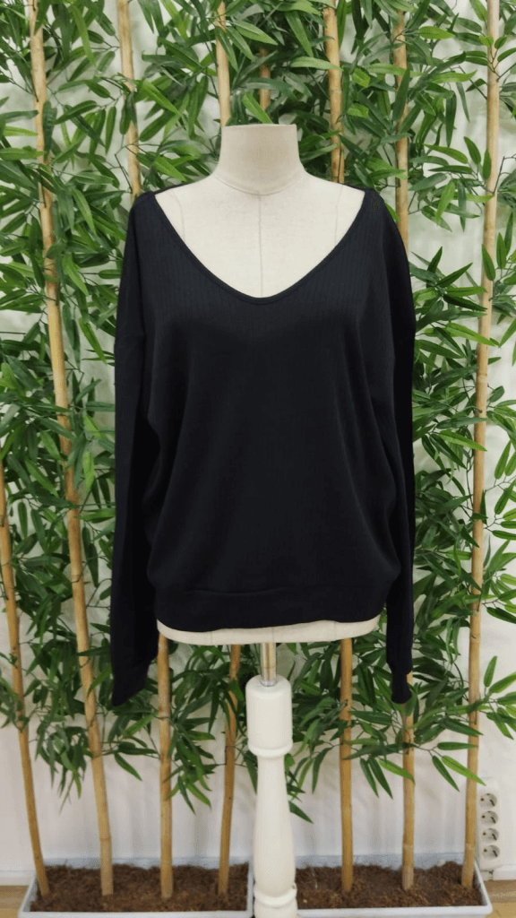 Women's Long-Sleeve V-Neck Top with Floral Crochet Back Panel - Black (Pack of 6) - Janes - by Peralane - photo 5