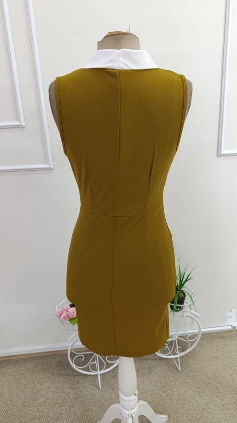 Women's Sleeveless Olive Green Faux Wrap Dress with Contrast Collar - Janes - by Peralane - photo 5