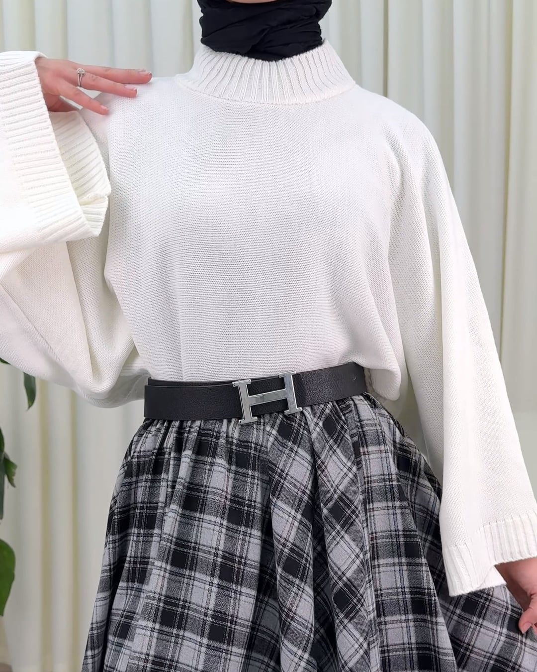 Half Mock Neck Crop Knit Sweater - White - Podyumplus - by Peralane - photo 5
