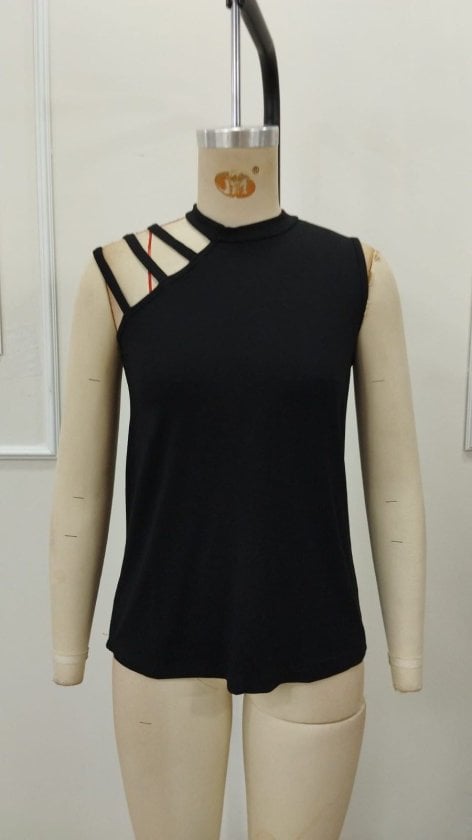 Women's Sleeveless Mock Neck Ribbed Knit Top with Shoulder Strap Detail - Janes - by Peralane - photo 7
