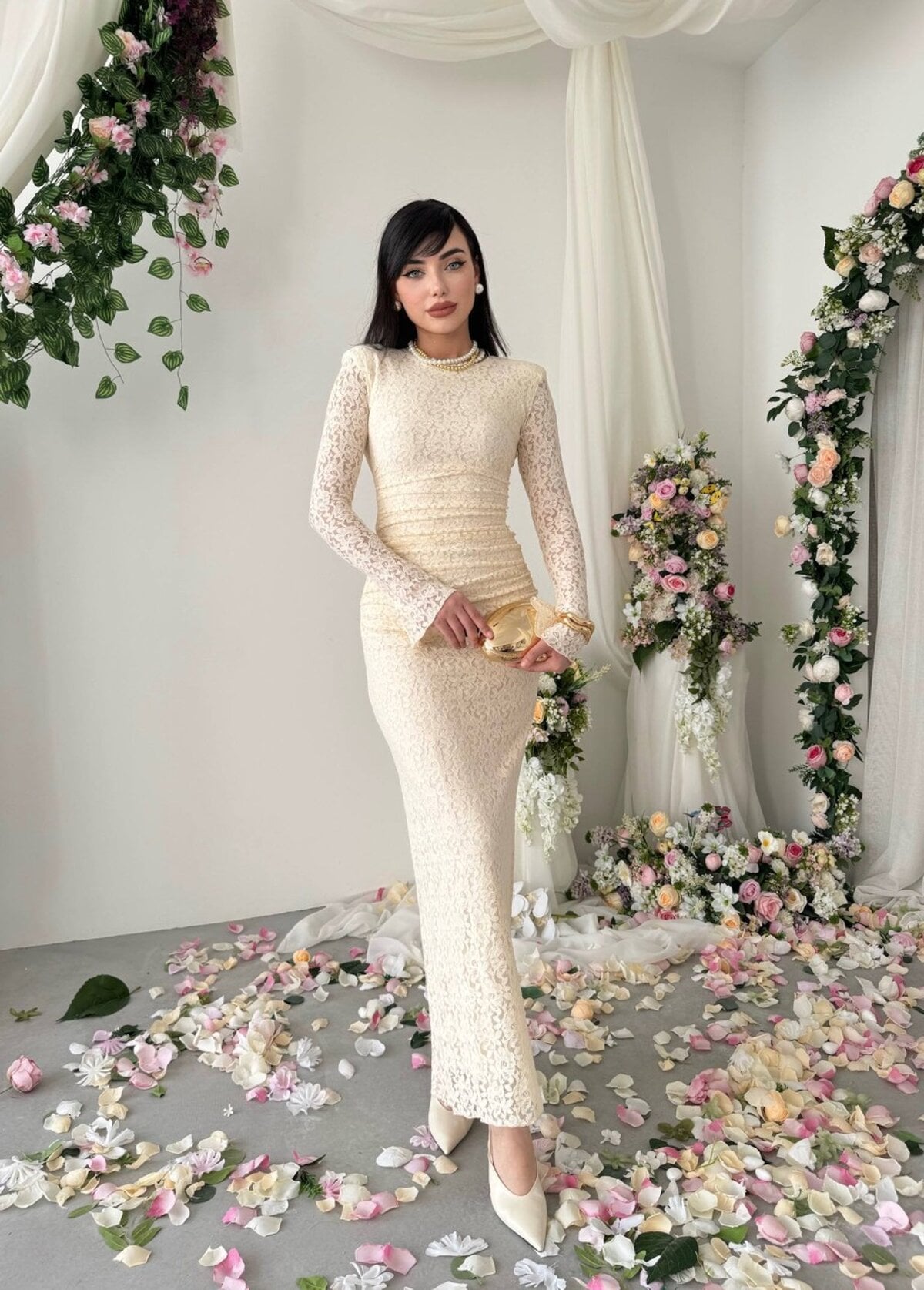 Beige Lace Midi Dress with High Neck and Flared Sleeves - Etika - by Peralane - photo 7