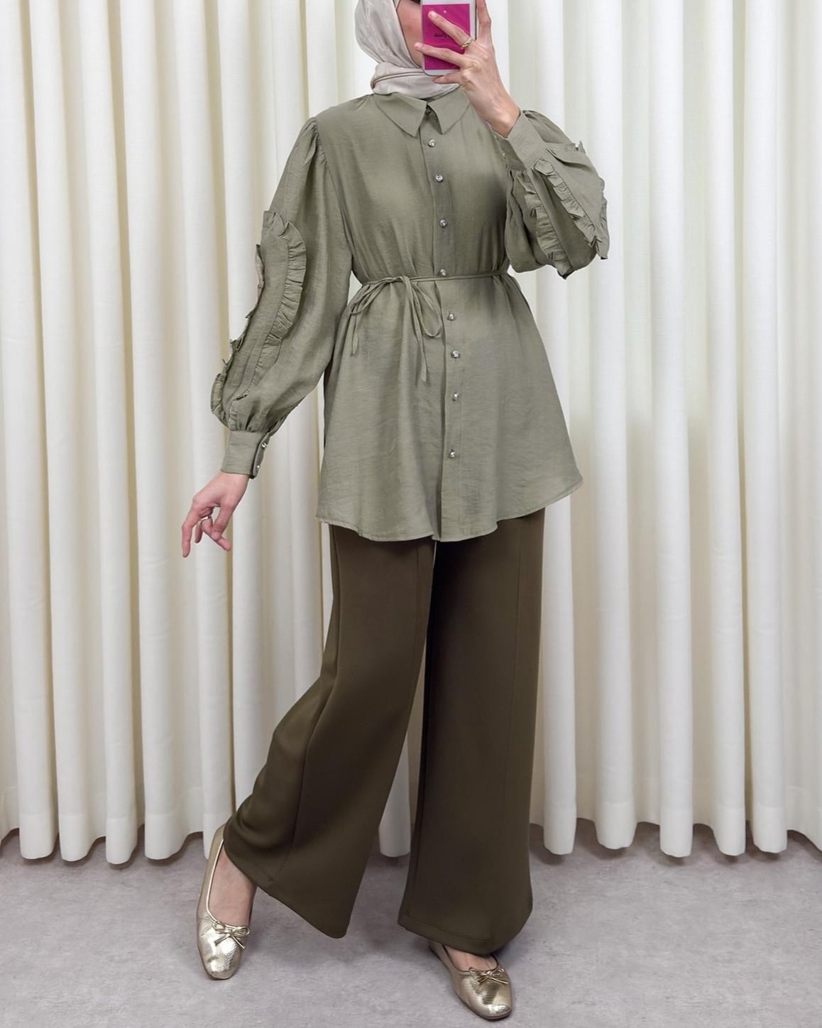 Women's Ruffle Sleeve Stone Button Tie-Front Shirt - Khaki - Podyumplus - by Peralane - photo 3