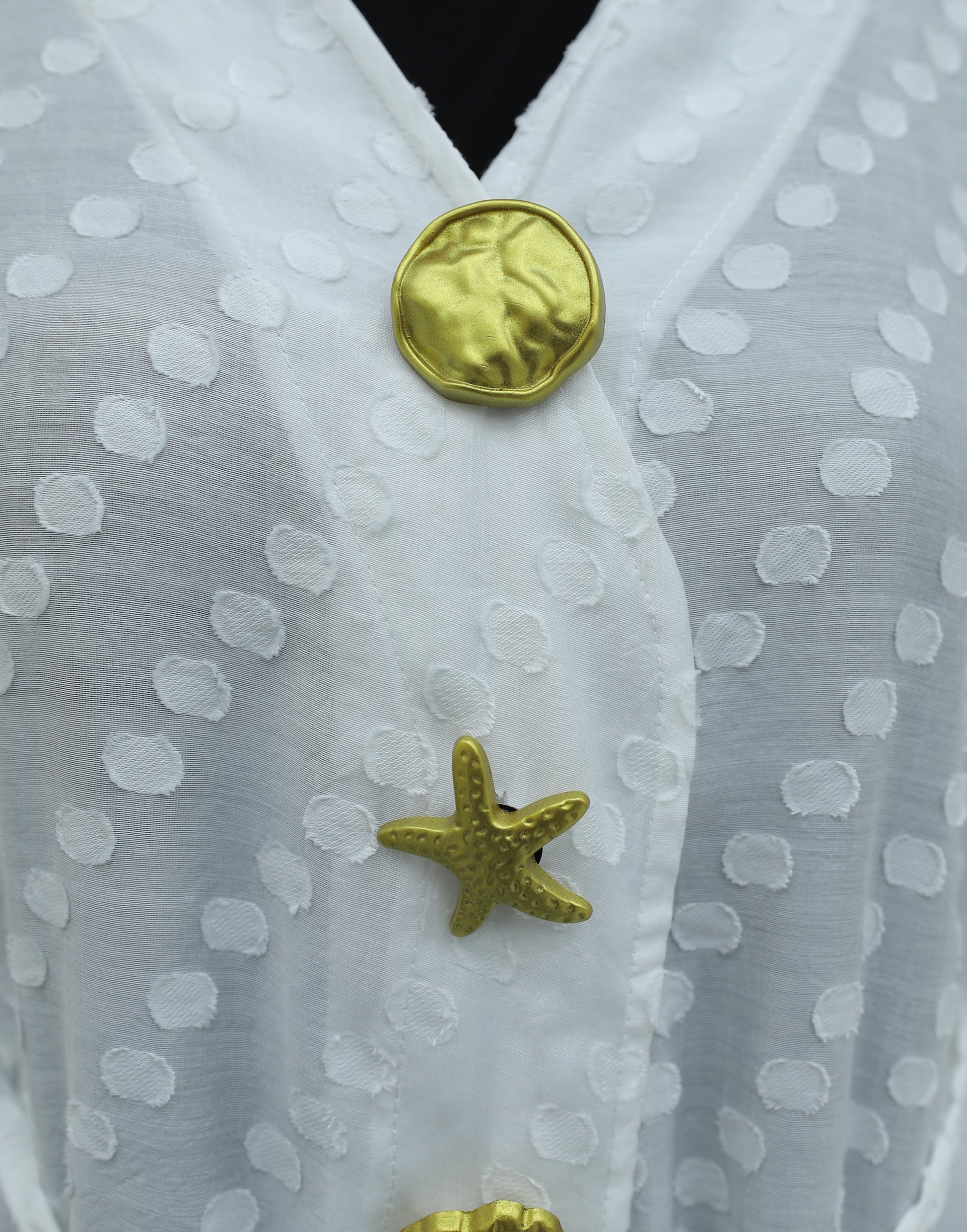 White Jacquard Kimono with Brooch Detail and Side Slits - Podyumplus - by Peralane - photo 6