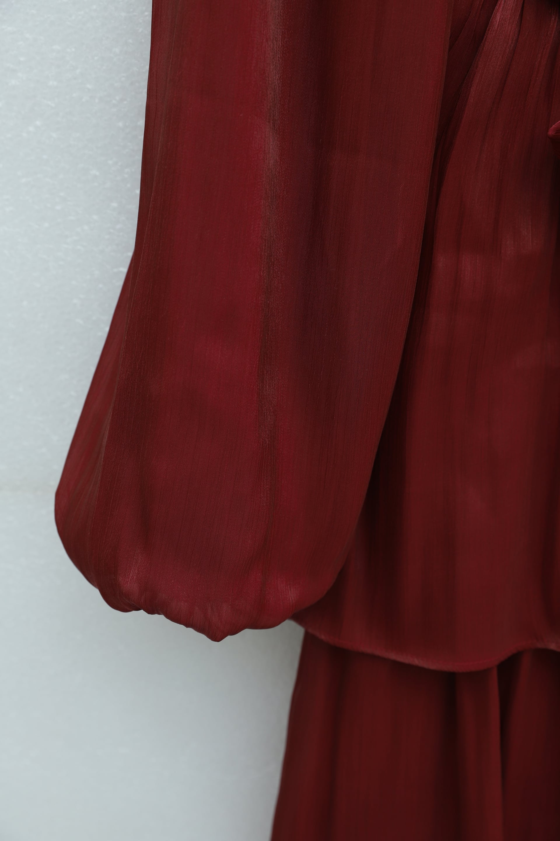Long Tiered Shimmer Chiffon Dress with Elastic Cuffs and Self-Tie Belt - Bordeaux - Podyumplus - by Peralane - photo 8