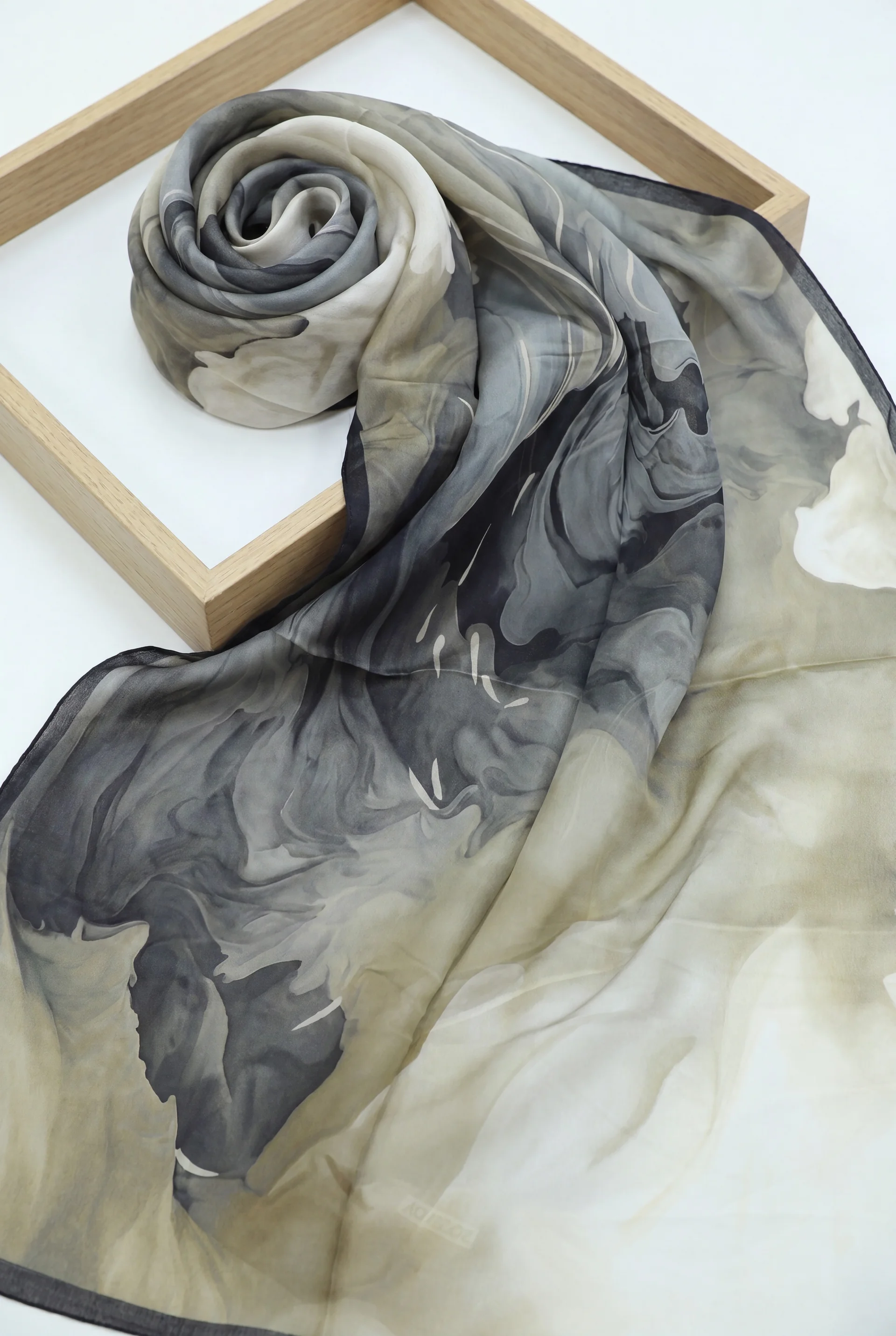 Patterned Sandy Shawl - Black - Podyumplus - by Peralane