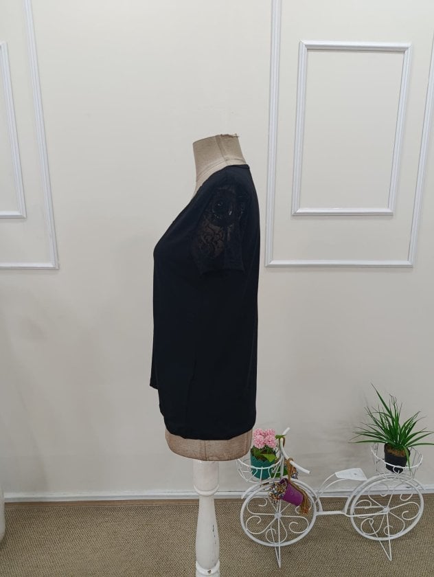 Women's Short-Sleeve V-Neck Lace Trim Viscose Blouse - Janes - by Peralane - photo 6