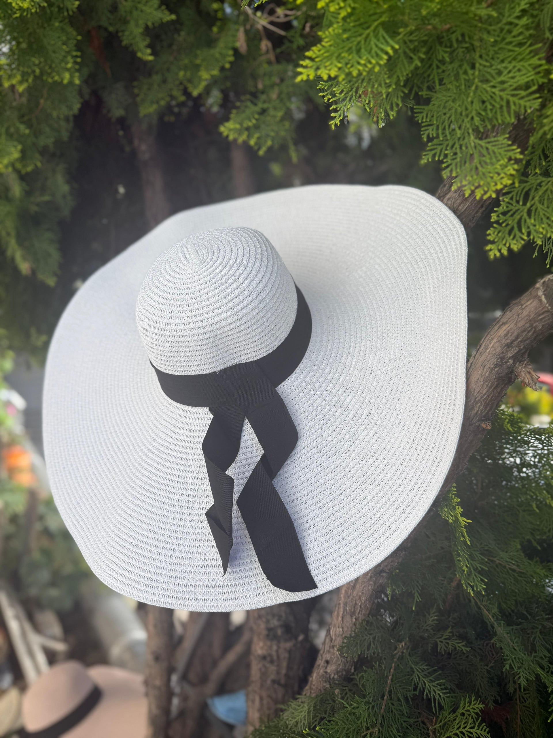 White Straw Wide Brim Hat with Black Ribbon - Nesvay - by Peralane - photo 4