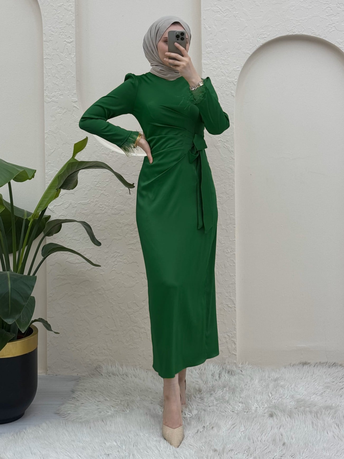Feather Trim Side-Tie Satin Evening Dress - Green - Podyumplus - by Peralane - photo 3