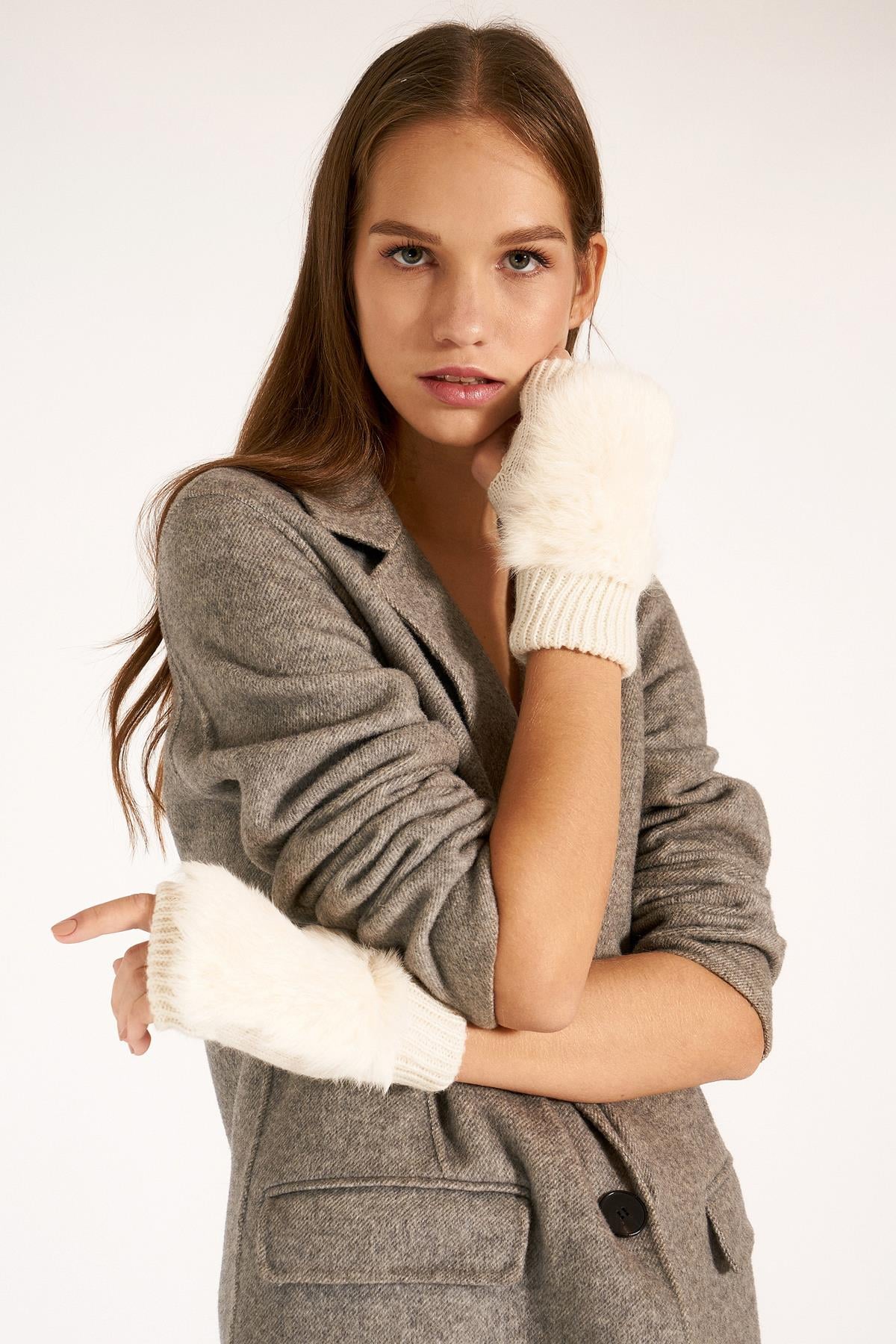 Cream Fingerless Gloves with Fluffy Trim - Nesvay - by Peralane - photo 3
