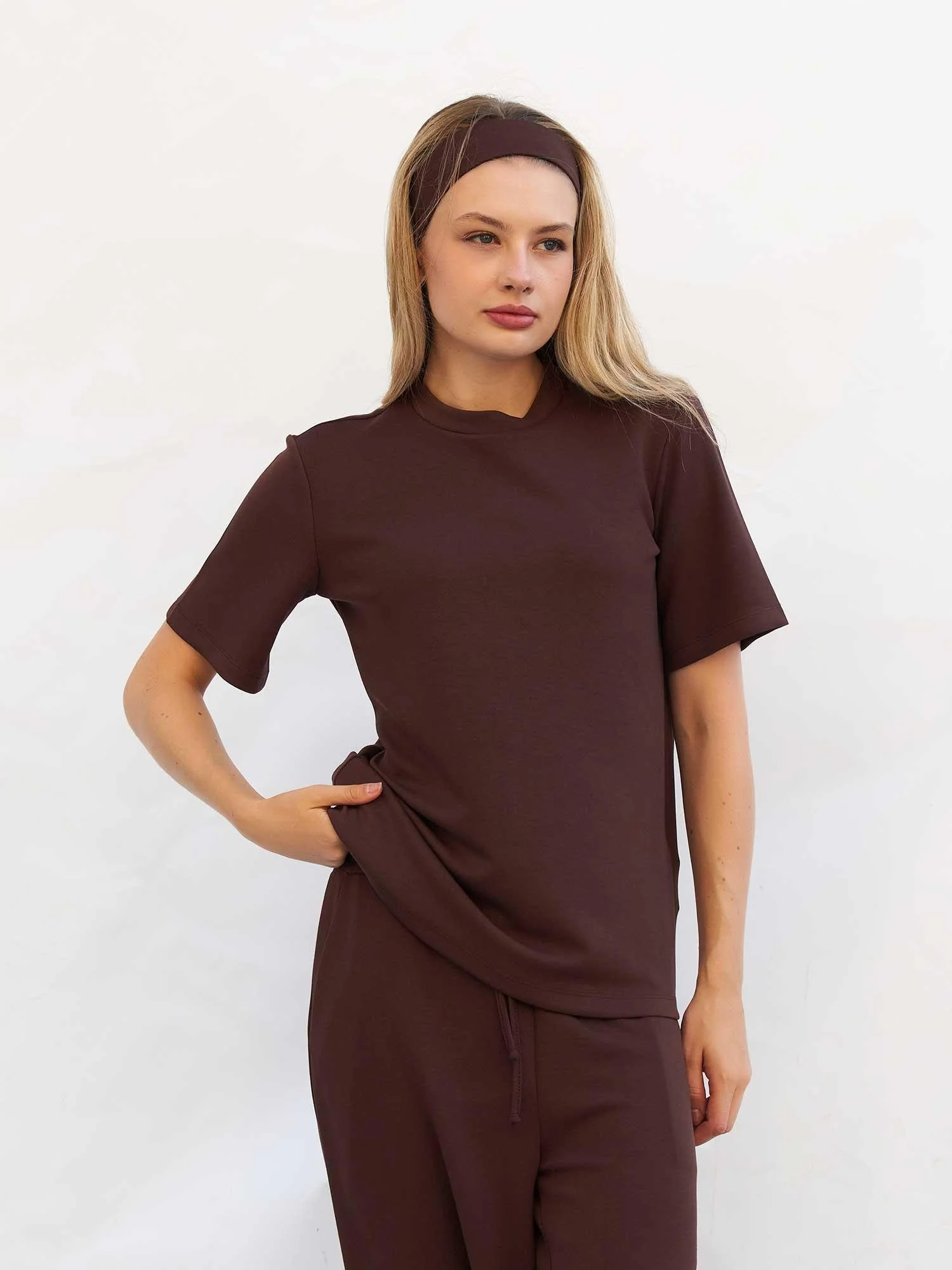 Women's Oversized V-Neck T-Shirt in Dark Brown - Lefon - by Peralane - photo 2