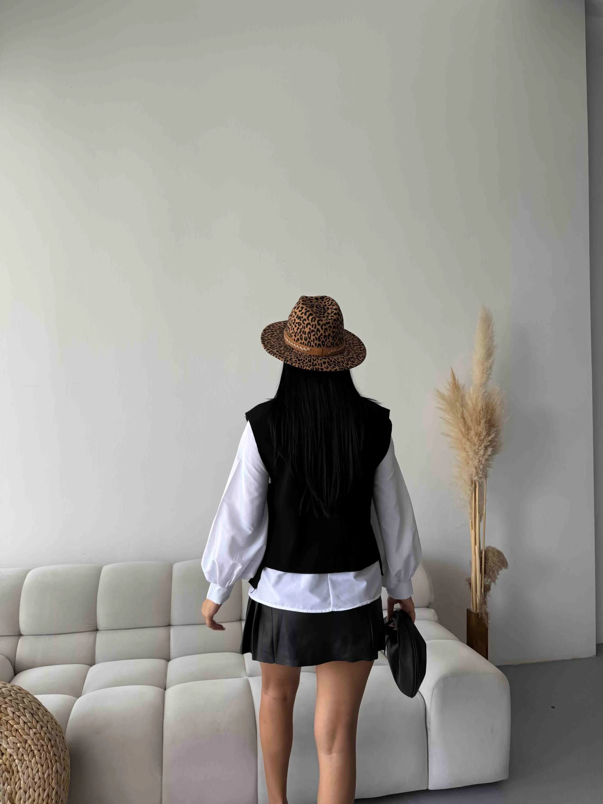 White Long-Sleeve Shirt with Black Knit Vest Set - My Bee - by Peralane - photo 3