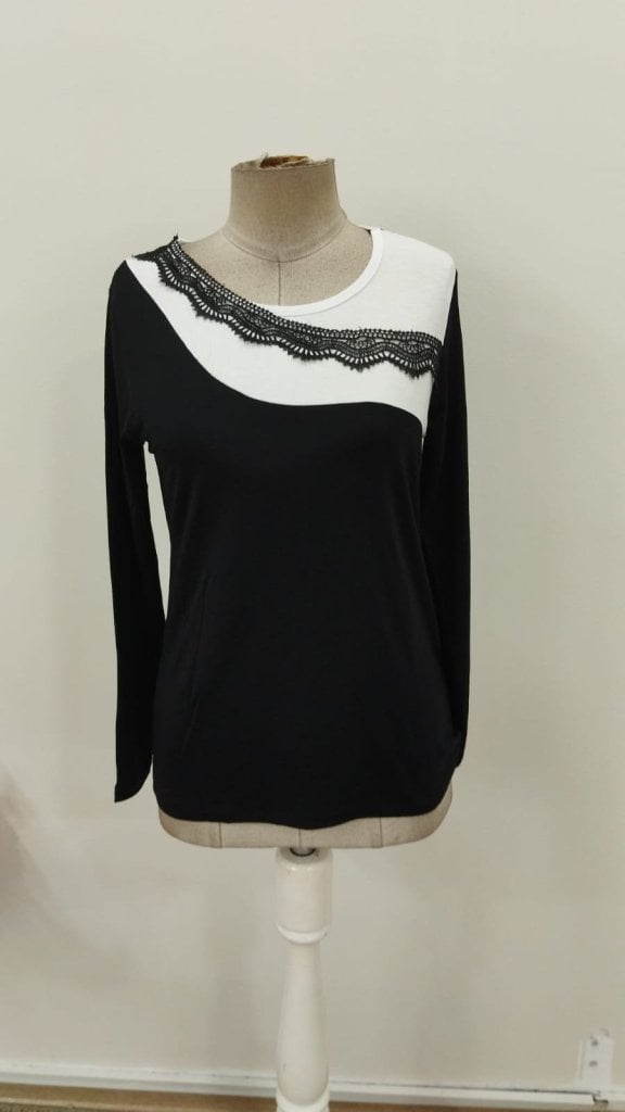 Women's Long-Sleeved Round Neck Two-Tone Lace Detail Viscose Blouse - Janes - by Peralane - photo 6