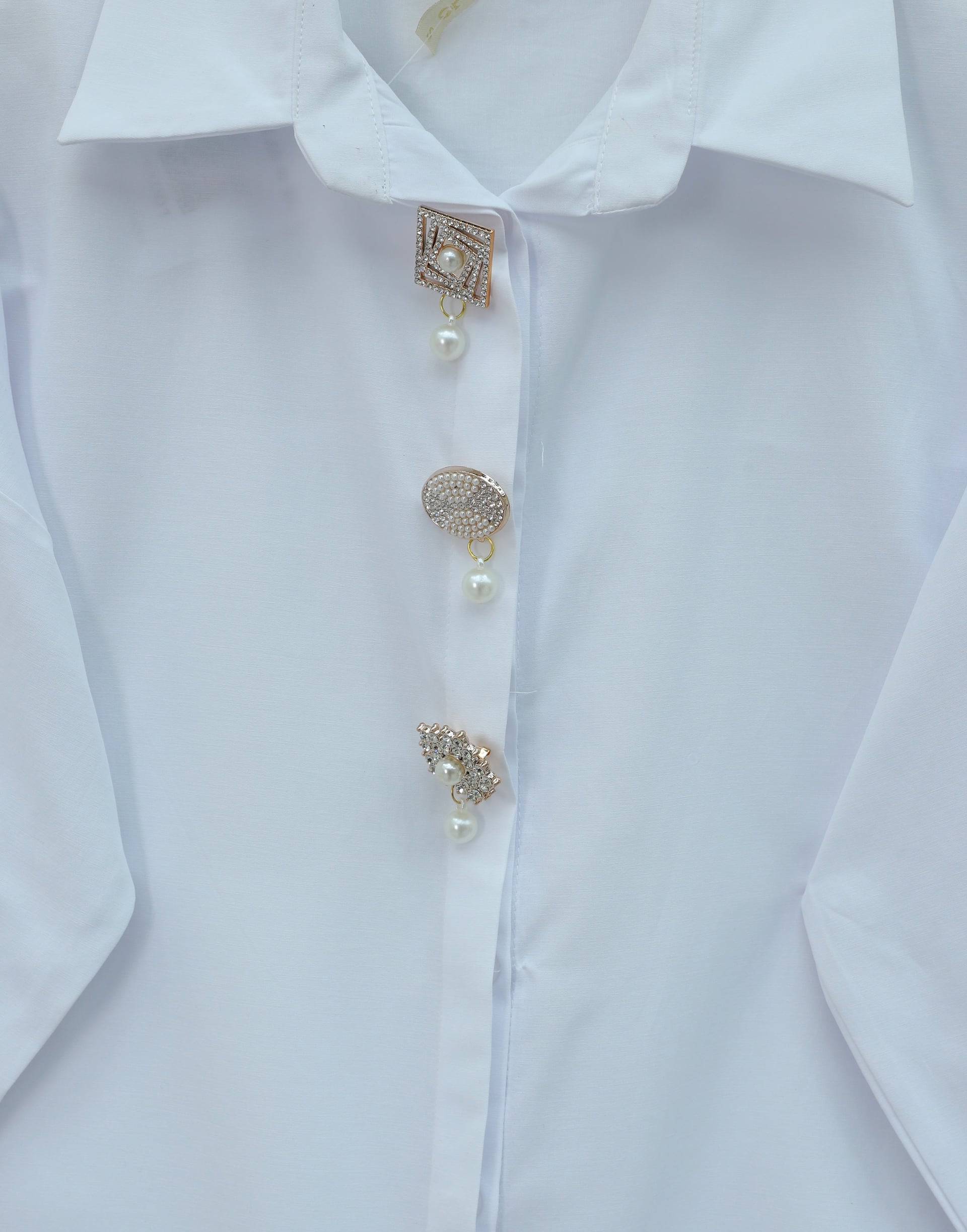 Brooch Detail Hidden Button Poplin Blouse - White - Podyumplus - by Peralane - photo 3
