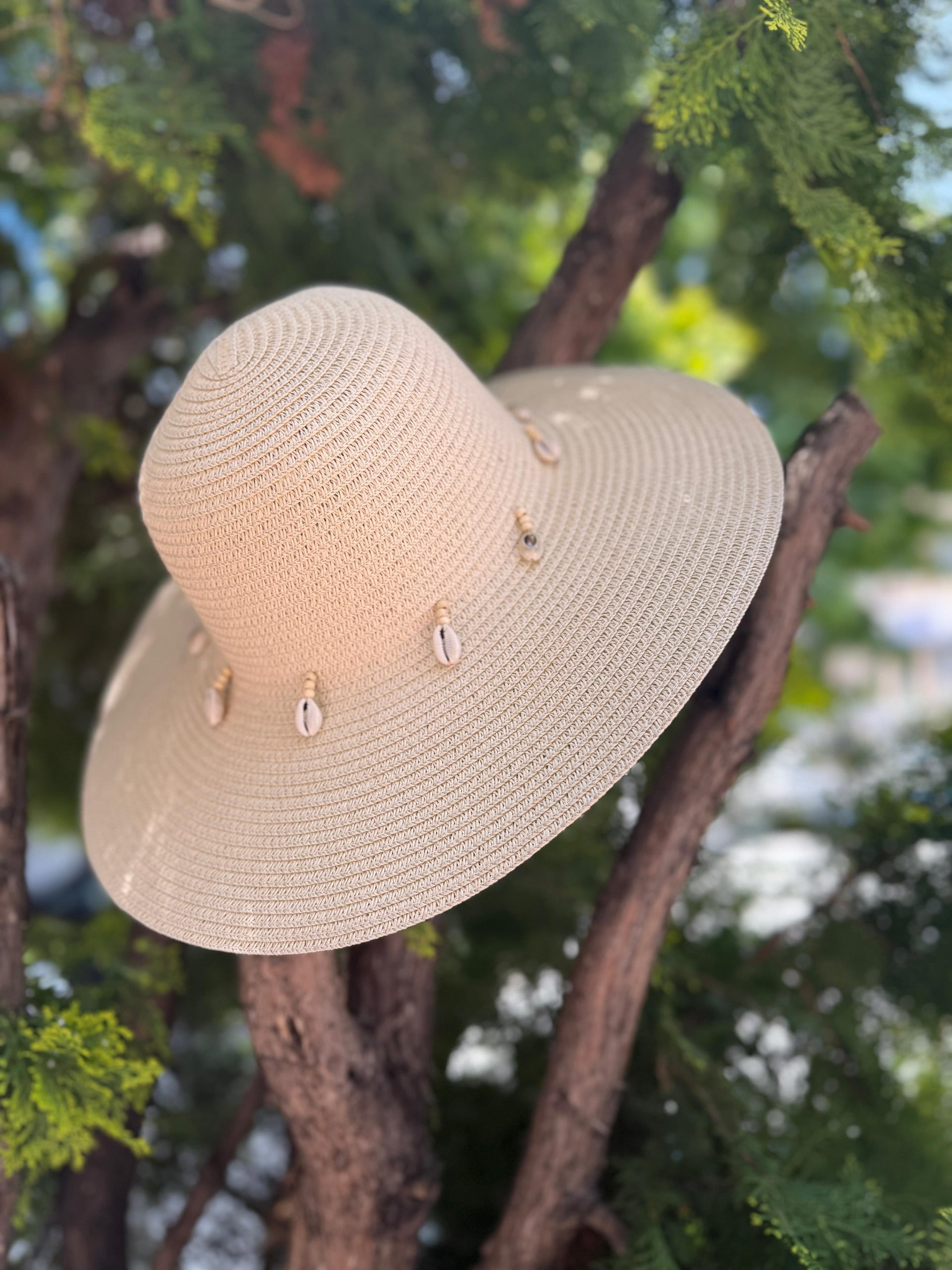 Wide Brim Straw Hat in Natural Beige with Wooden Beads - Nesvay - by Peralane - photo 5