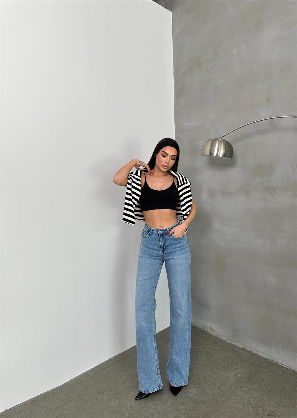 Light Blue High Waist Wide Leg Denim Jeans for Women - Lacarino Jeans - by Peralane - photo 3