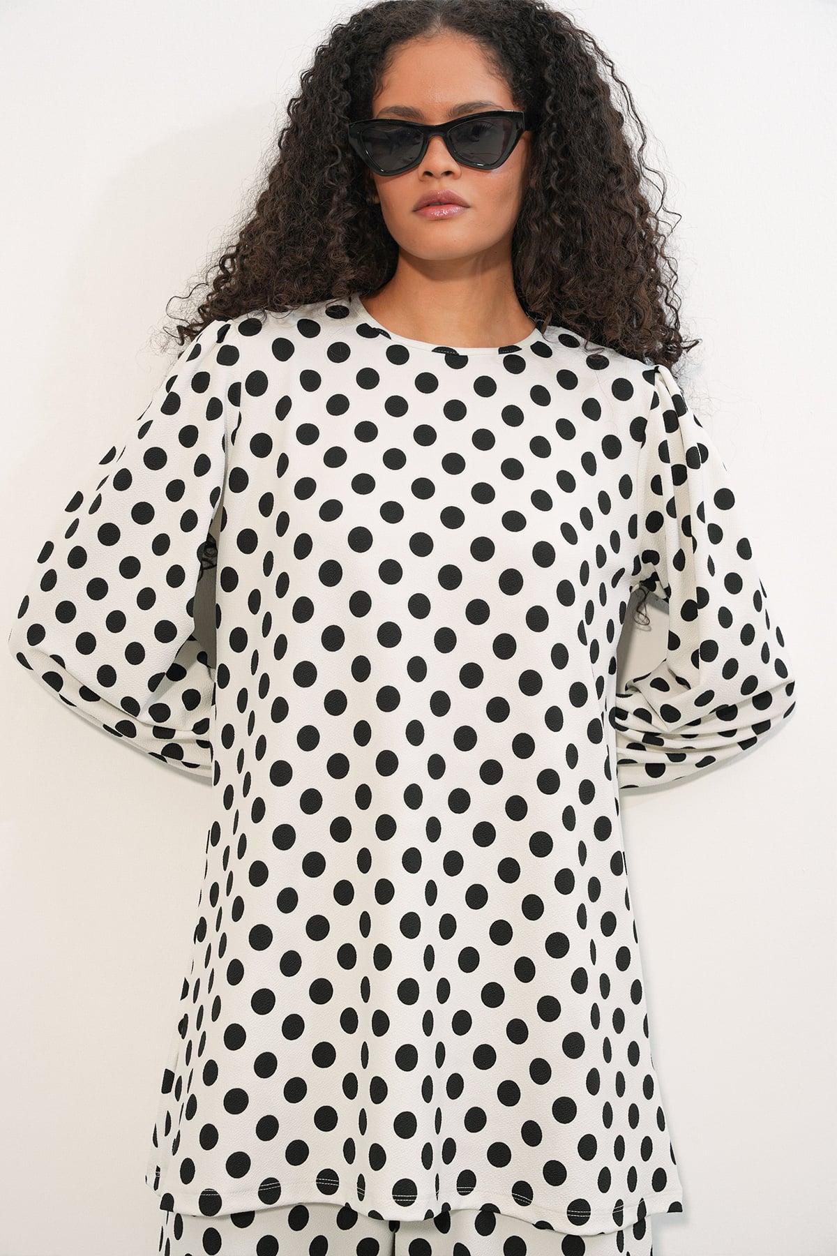 Women's Polka Dot Tunic and Pants Set - White - Bigdart - by Peralane