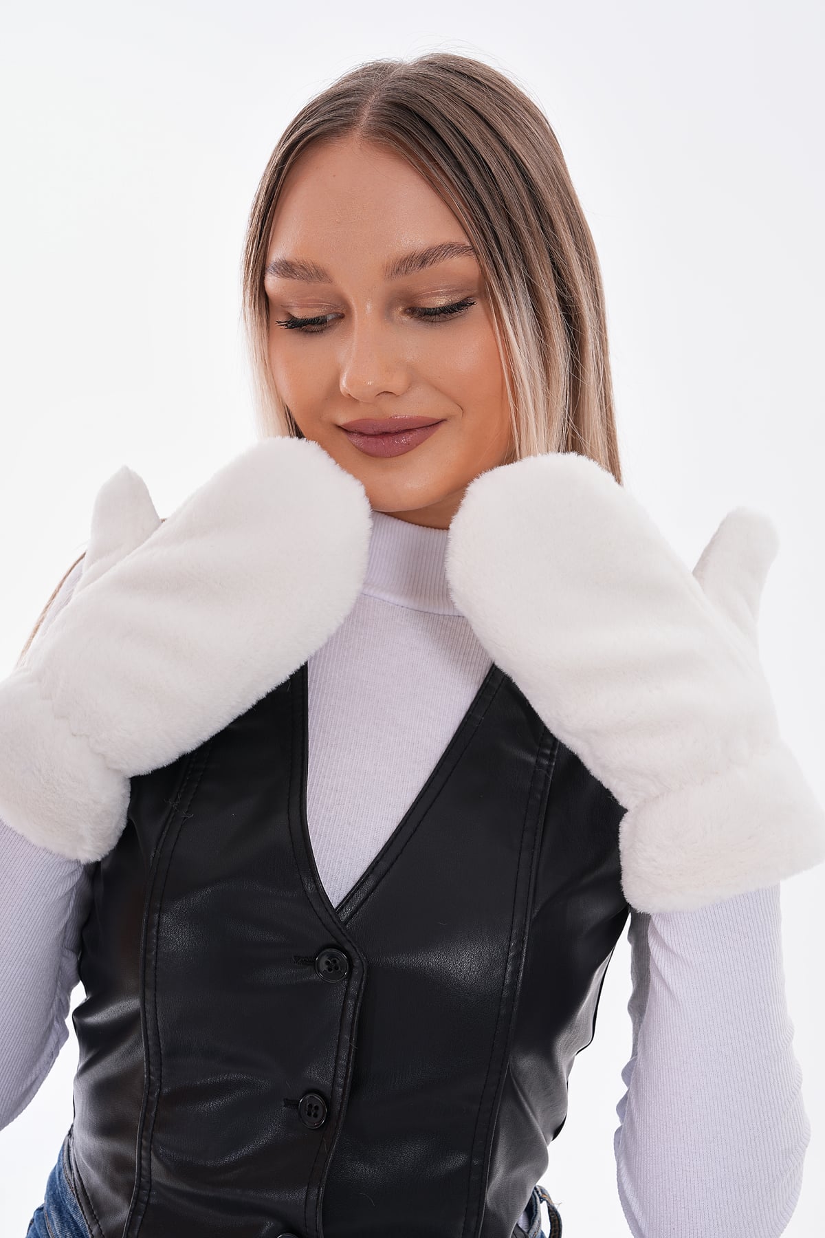 Faux Fur White Mittens - Nesvay - by Peralane
