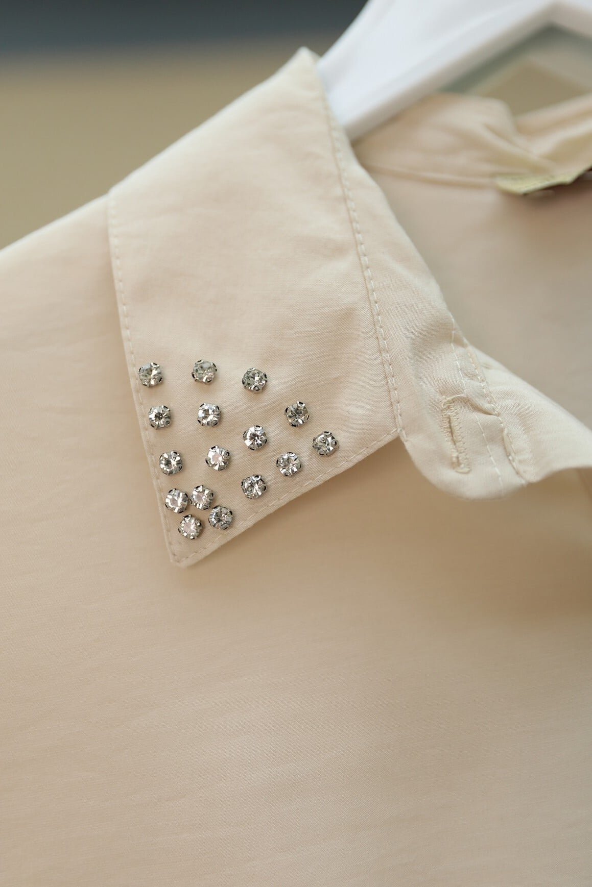Stone-Collar Tie-Waist Blouse and Wide-Leg Trousers Set - Beige - Podyumplus - by Peralane - photo 4