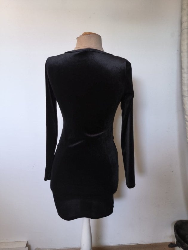 Women's Long-Sleeved Wrap-Front Asymmetric Velvet Dress - Janes - by Peralane - photo 8